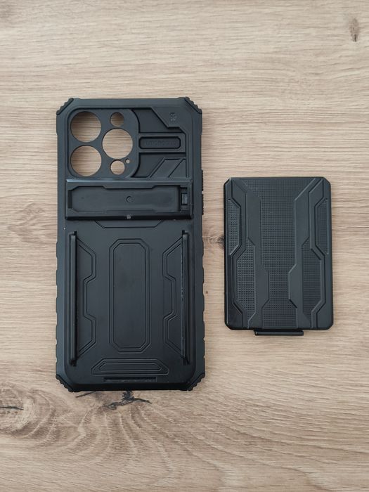 Capa rígida iPhone 14 Pro Max com porta-cartões