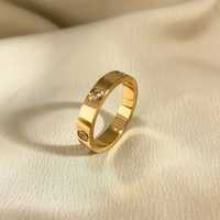 pierścionek w kolorze złotym Cartier Love