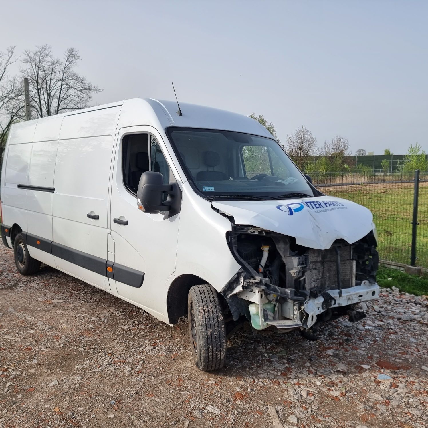 Renault master 2021r po kolizji odpala I jeździ