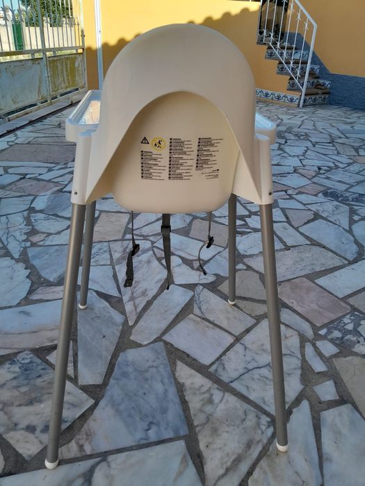 Cadeira alta de refeição bebé
