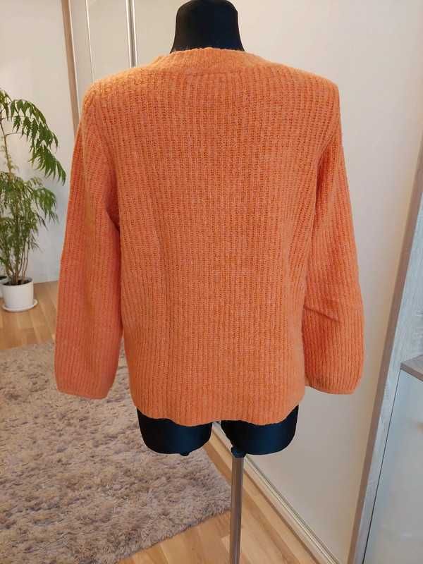 Pomarańczowy sweter