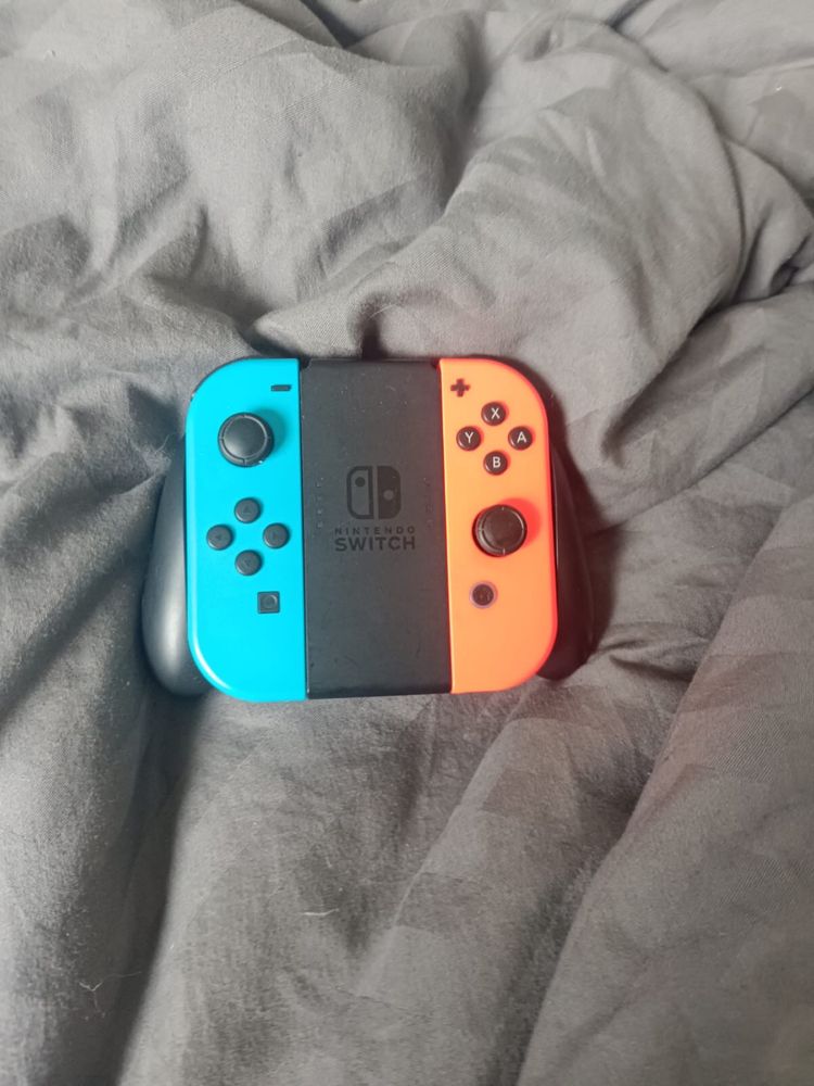 Nintendo Switch V2+4 gry