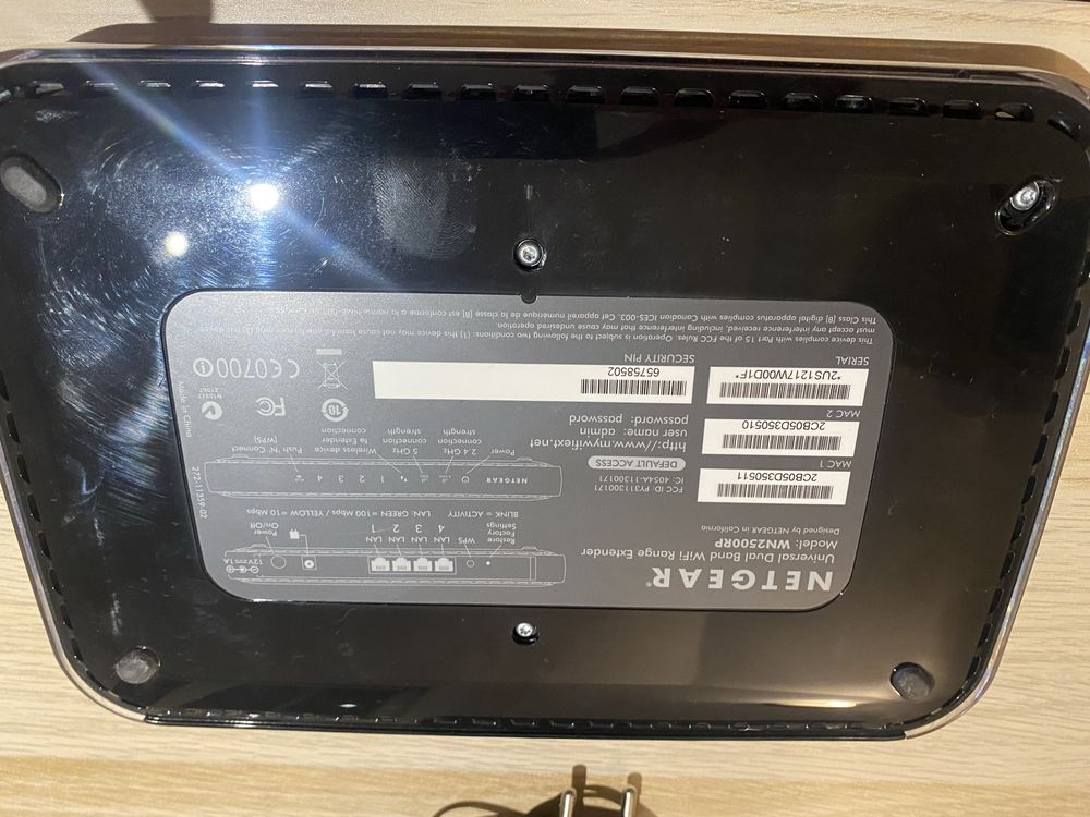Wzmacniacz sygnału WiFi Netgear 2500RP
