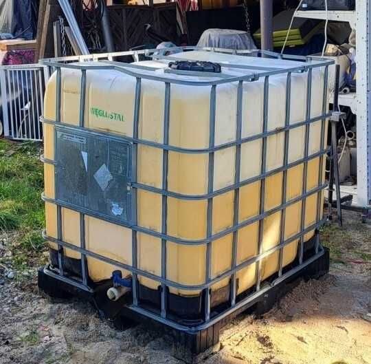 Zbiornik pojemnik beczka mauser mauzer 1000l uszkodzony do złomu itp