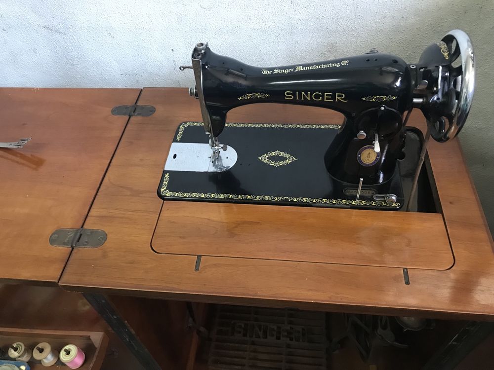 Maquina costura singer com móvel