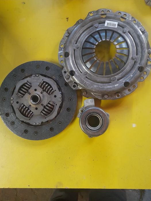 Продам щеплення на Опель Комбо 1.6