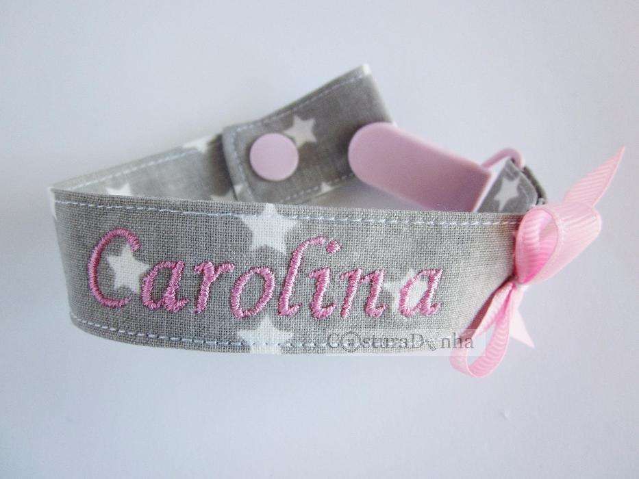 Prende chucha personalizada com nome bordado - Baby Shower