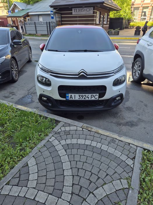 Продам автомобиль citroen c3 2017 года.