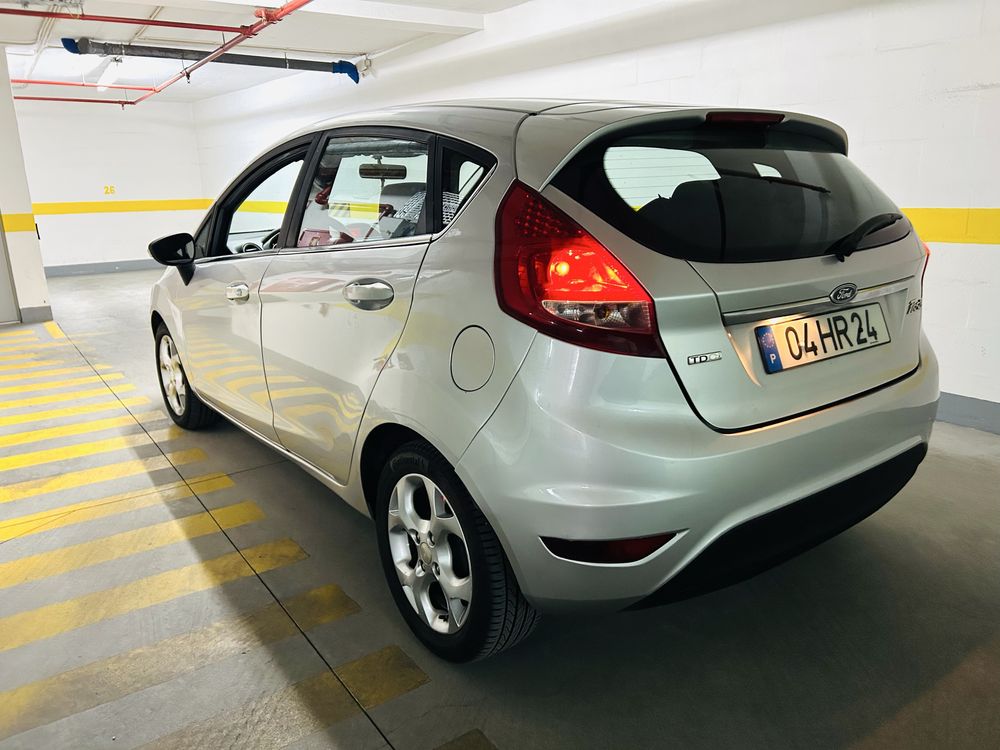 Fiesta Titanium 1.4 TDCI conservadissimo!
