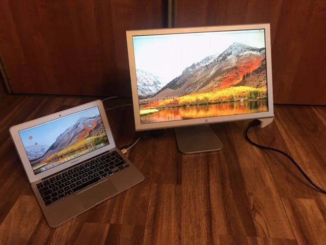 MacBook Air Apple cinema HD Monitor I5 Laptop