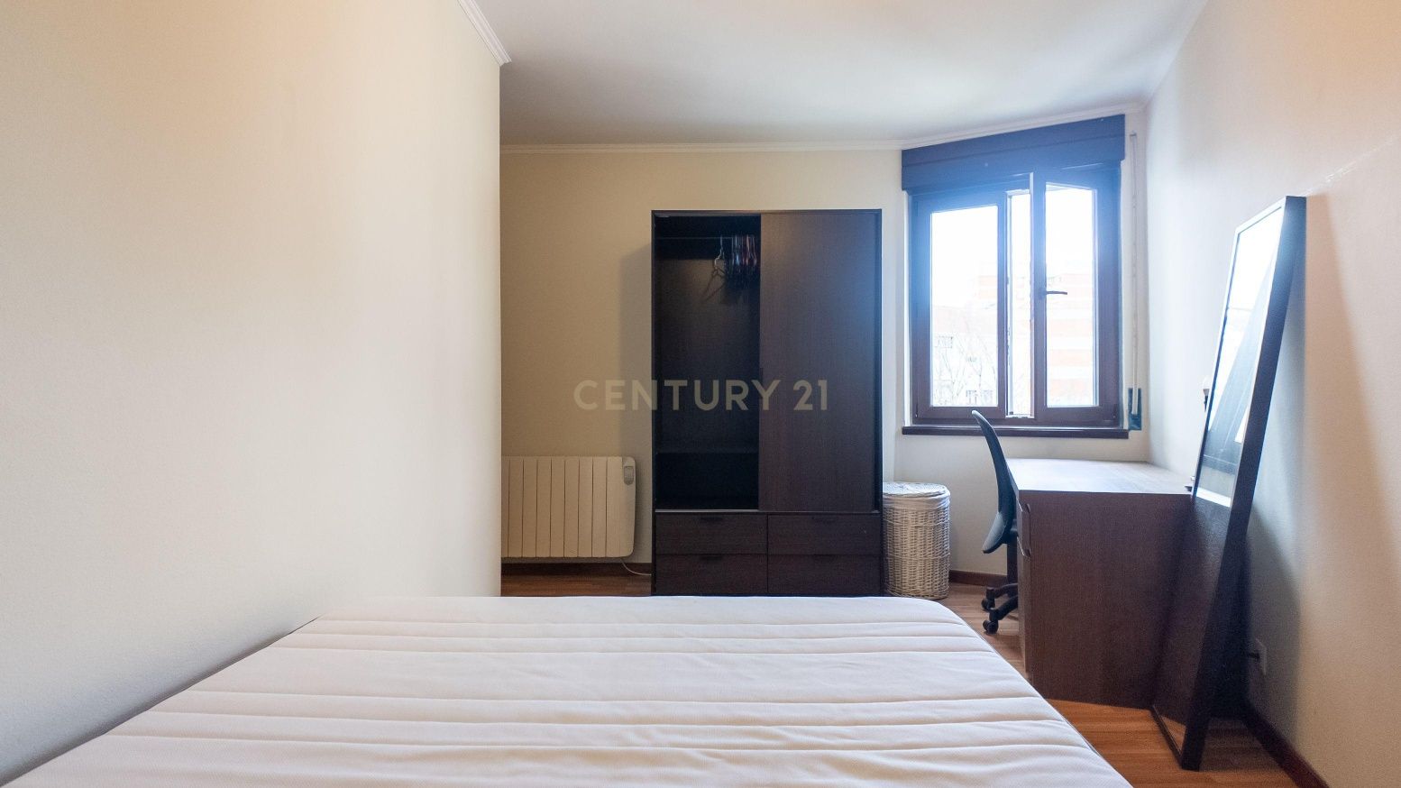 Aluguer  de quartos para meninas (preferencialmente]
