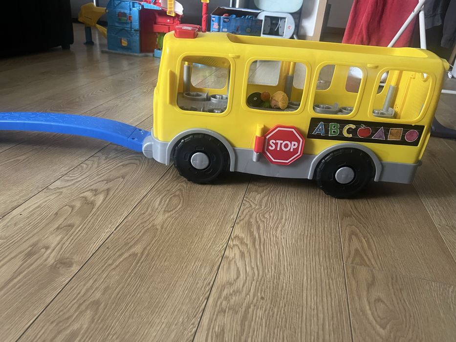 Fisher Price Autobus szkolny