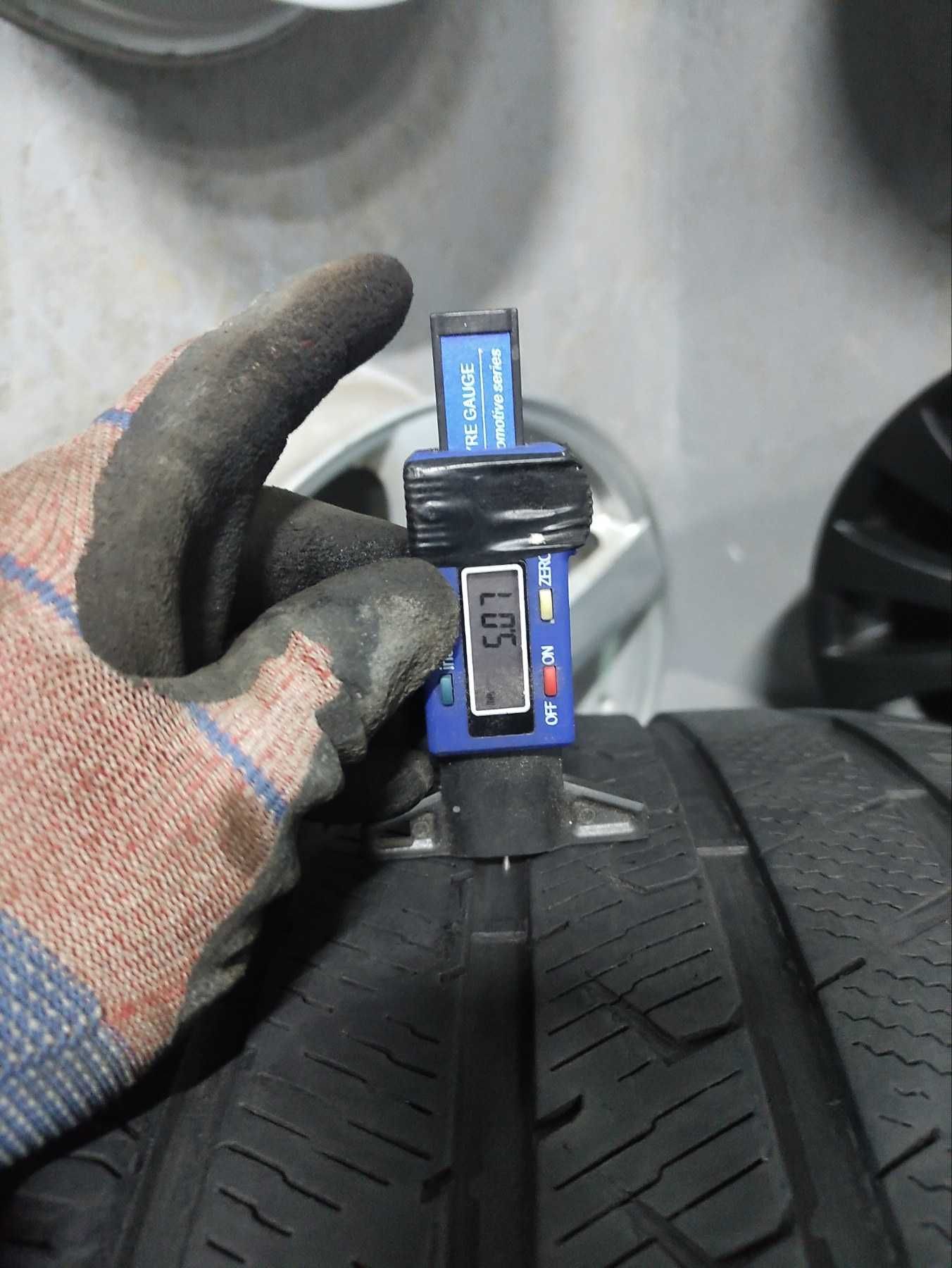 Шини Vredestein QuatracPro 285/40R21 Пара Всесезонні Склад Оригінал