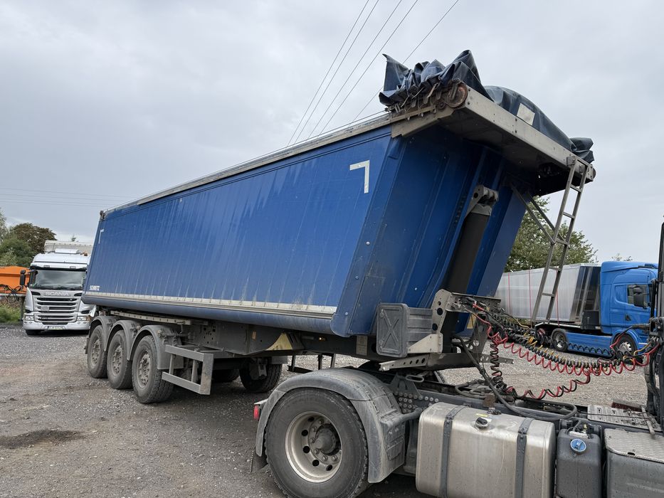 Naczepa wywrotka Schmitz ski 24 8.2 39m3 2017 rok waga 5950kg