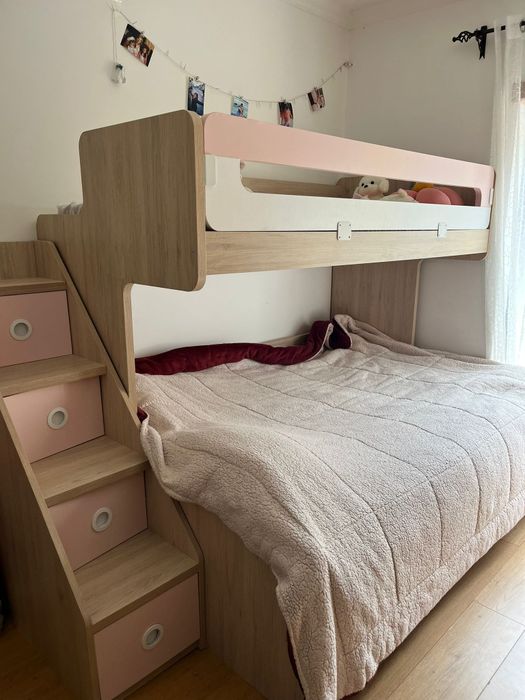 Cama beliche casal embaixo solteiro encima