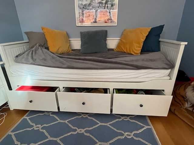 Sprzedam łóżko leżanka Hemnes Ikea Białe plus 2 materace