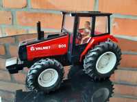 Britains traktor Valmet Valtra 805 1 : 32 / nie Wiking Siku Joal