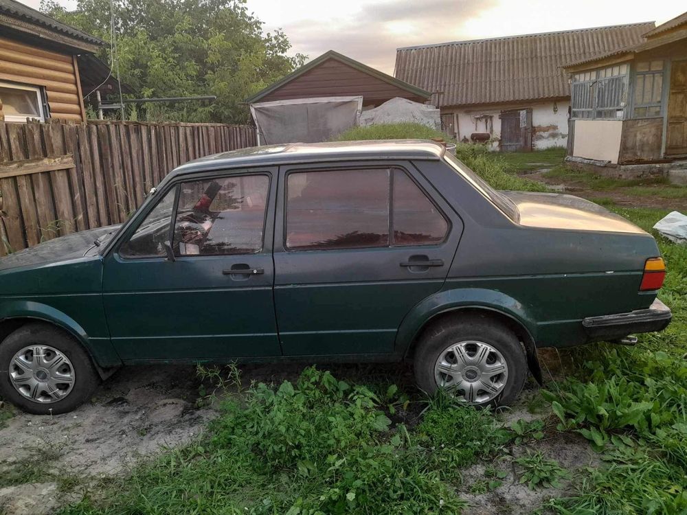 Продам машину Volkswagen Jetta 1 .