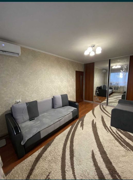 1 кімнатна квартира на Південно - Заході з кап.ремонтом