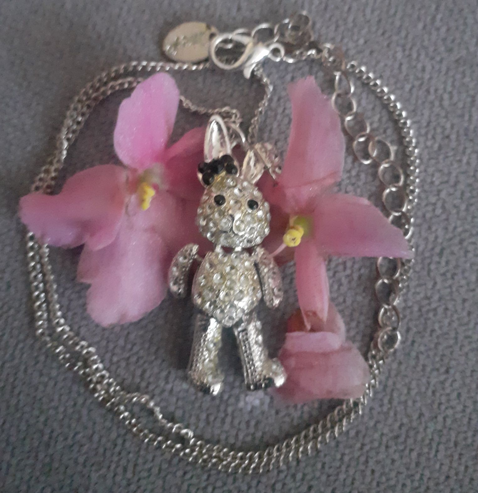 Biżuteria dla dziewczynki łańcuszek wisiorek claire's króliczek