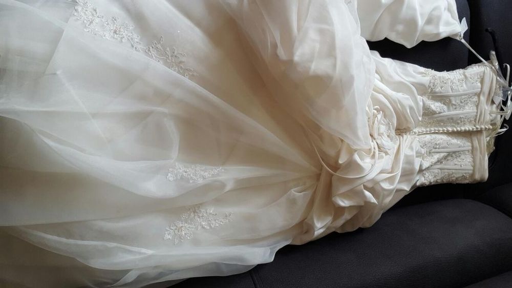 Suknia Ślubna ivory