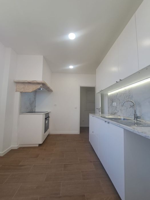 Apartamento T2 totalmente remodelado, Rio de Mouro