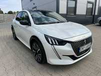 Peugeot 208 1.2 Benzyna 100 KM Panorama LED Nawigacja Kamera Sensor