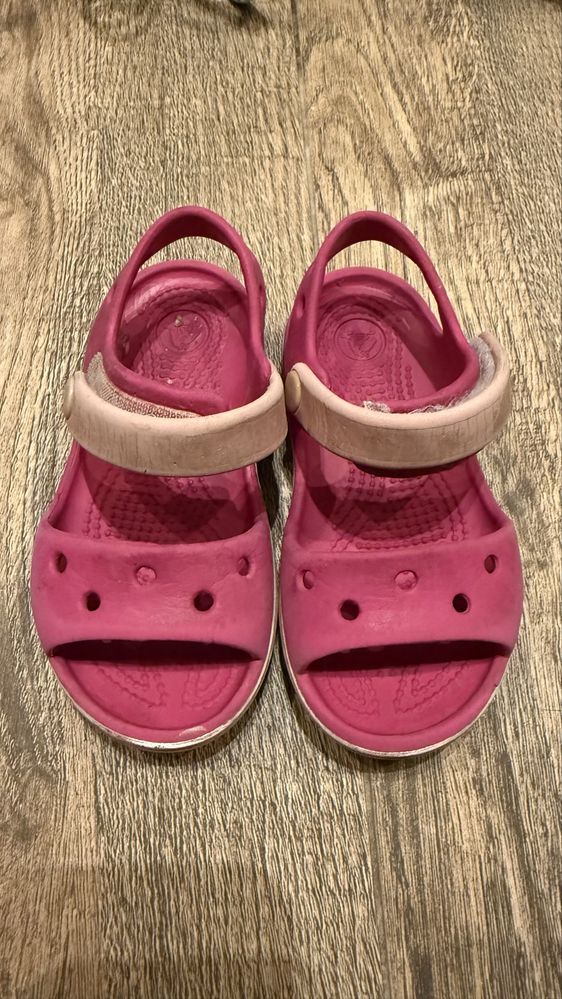 Różowe sandały Crocs dla dziewczynki rozmiar C7 – stan dobry