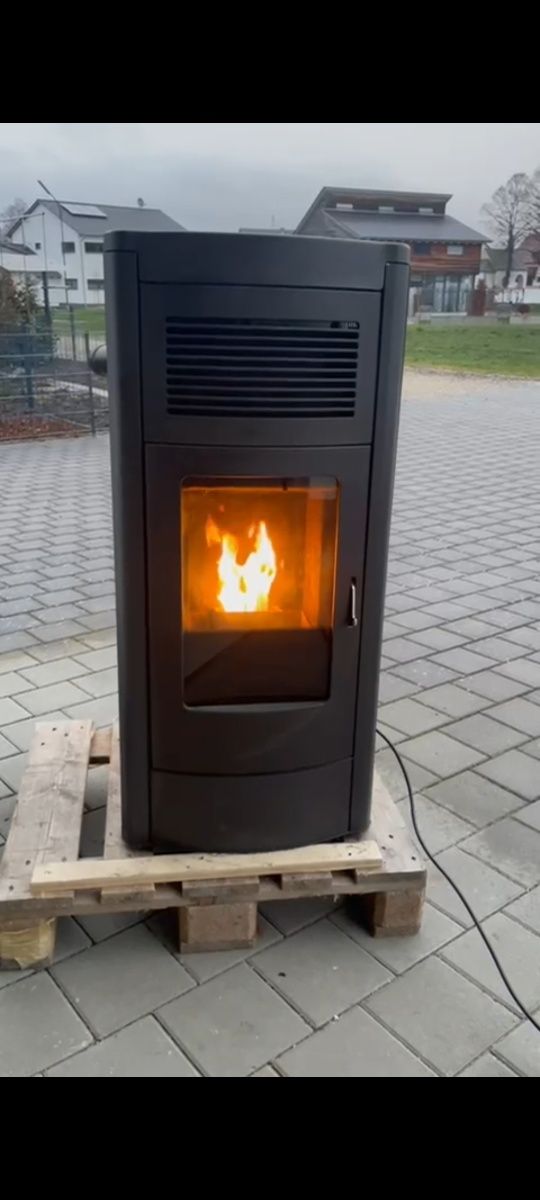 Piec, piecyk, kominek na pellet z płaszczem wodnym MCZ Musa Hydro 15