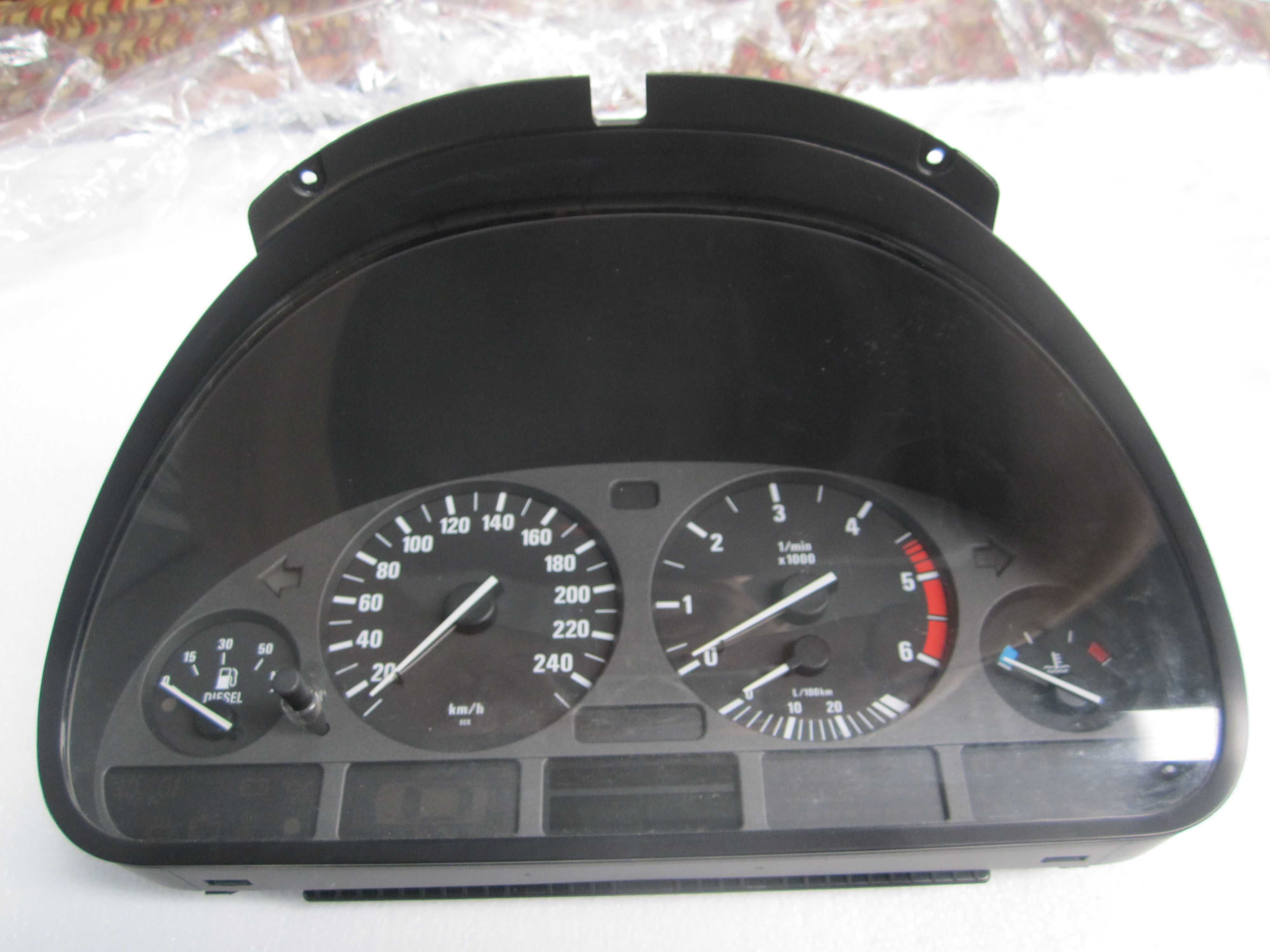 Quadrante, visor, mostrador  Kms Bmw E39 530d - 525d  automático
