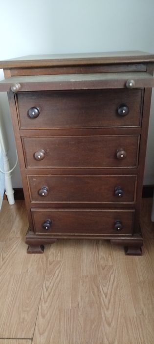 Camiseiro/mesinha de cabeceira