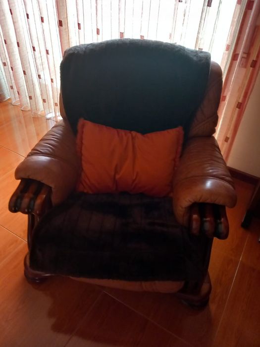 Venda de sala completa.