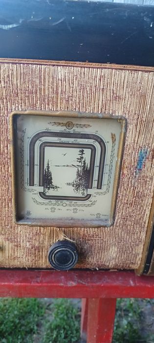 Радіола з натурального дерева