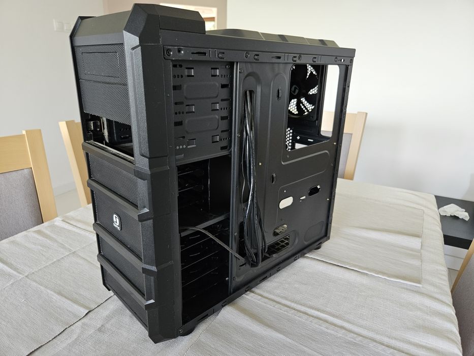Obudowa SilentiumPC Brutus M23 Pure Black, nagrywarka CD, 3 wentylator