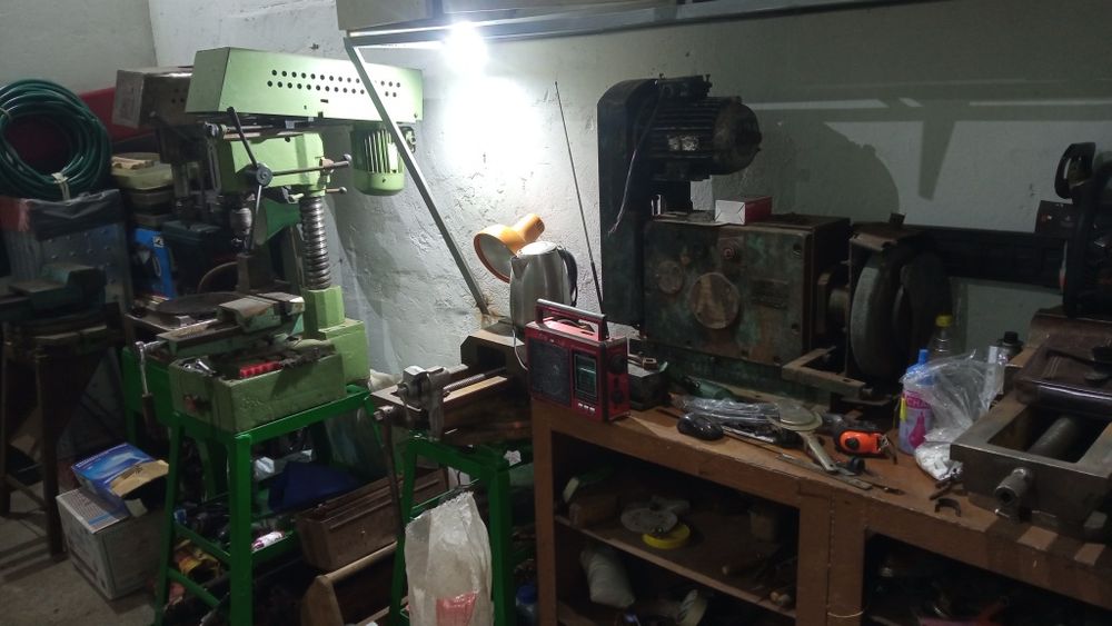 Тіски станочні, слюсарні, лєкальні, свердлільний станок