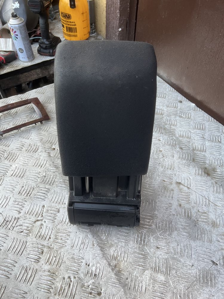 Подлокотник опель вектра с opel vectra c год 04