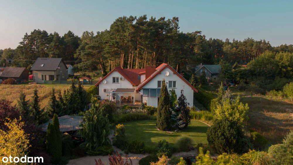 Na sprzedaż dwa przestronne domy na malowniczej dz