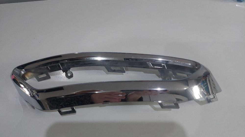 Rama atrapa zderzaka VW Passat B8 prawa tylna  chrom