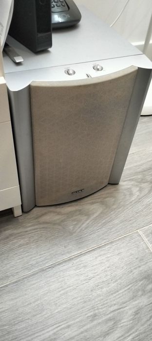 Sistema de som sony.