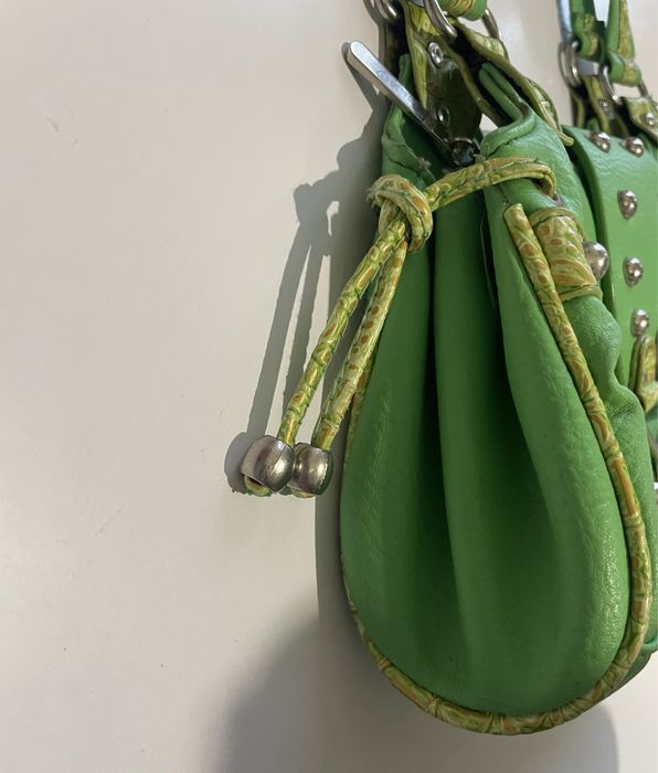 зелена вінтажна сумка