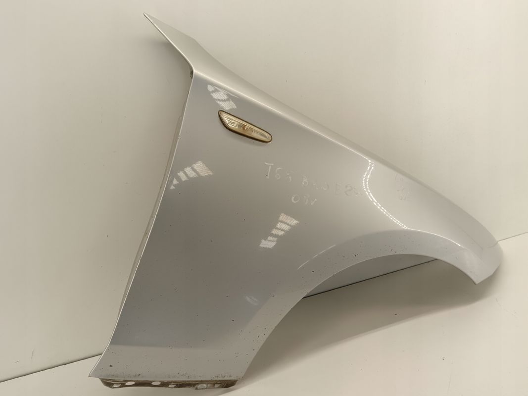 Błotnik Prawy Przedni Bmw 1 E81 E82 E88 E87/03-12