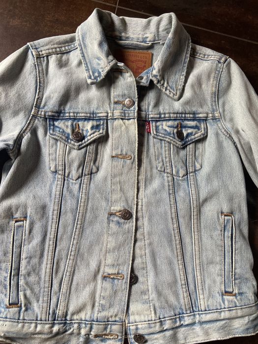 Kstana jesns Levis XS