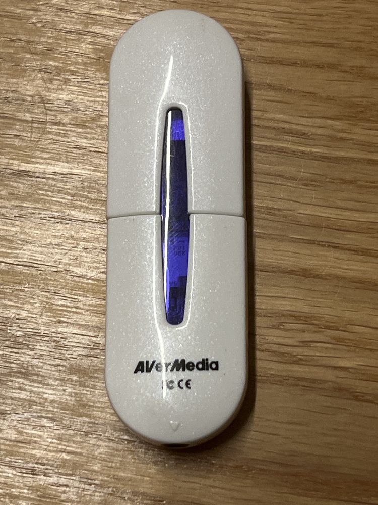 Флешка avermedia mr 800