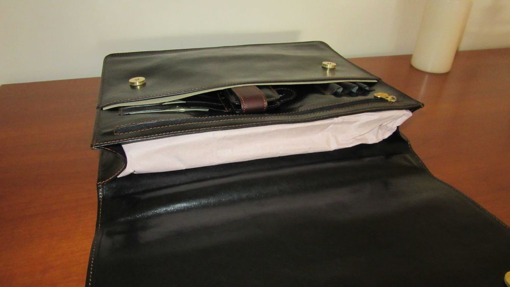 Pasta, mala em pele genuína  *** NOVA ***