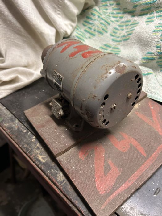 Silnik elektryczny 24v TYP K3K5 MEZ CSSR