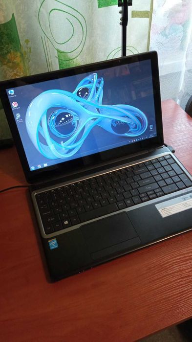 Gatewey NV570p11U Ноутбук в отличнейшем состоянии, батарея 2.5 часа