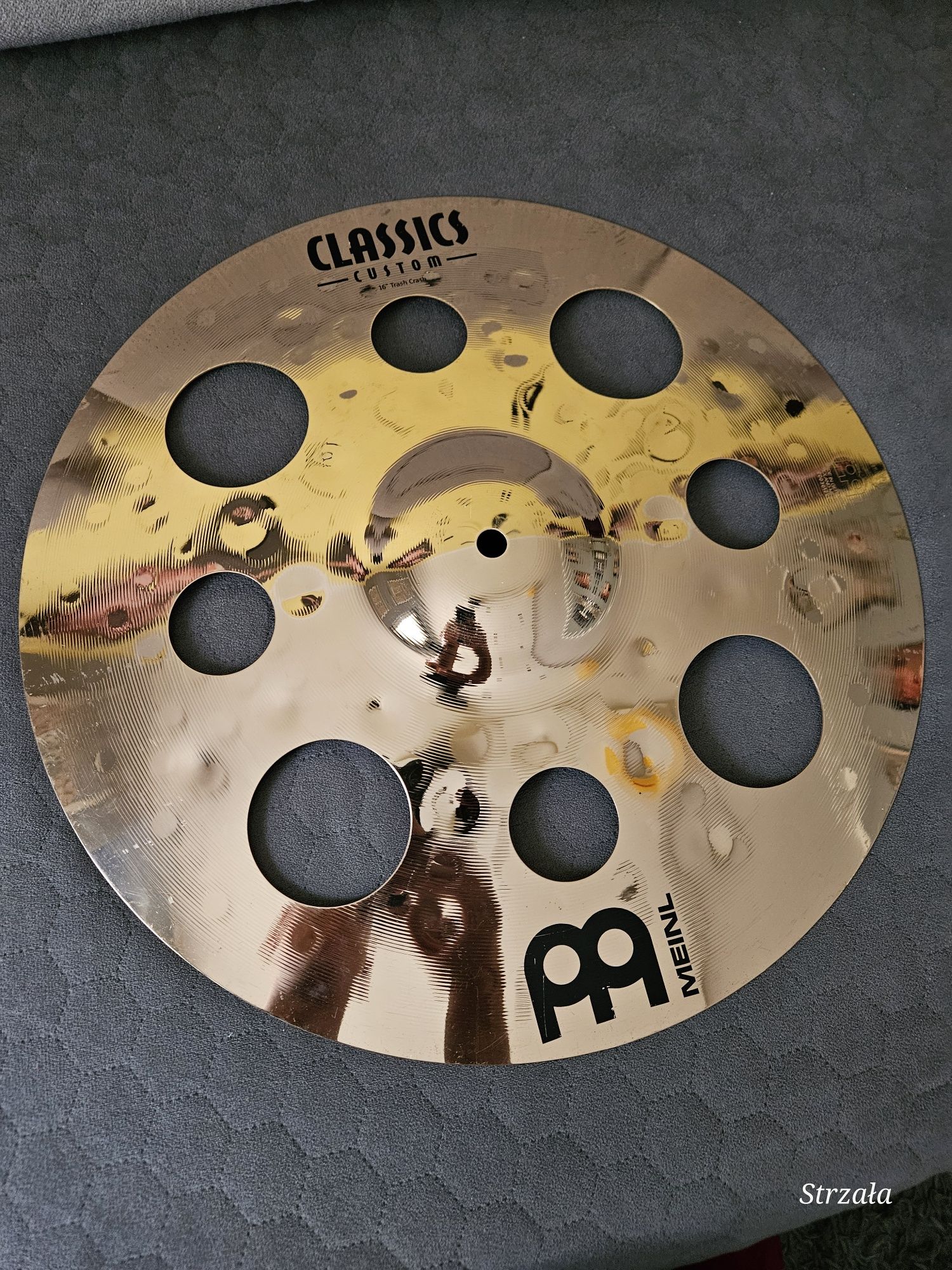 Meinl Classics Custom Trash Crash 16" talerz perkusyjny (otwory dziury