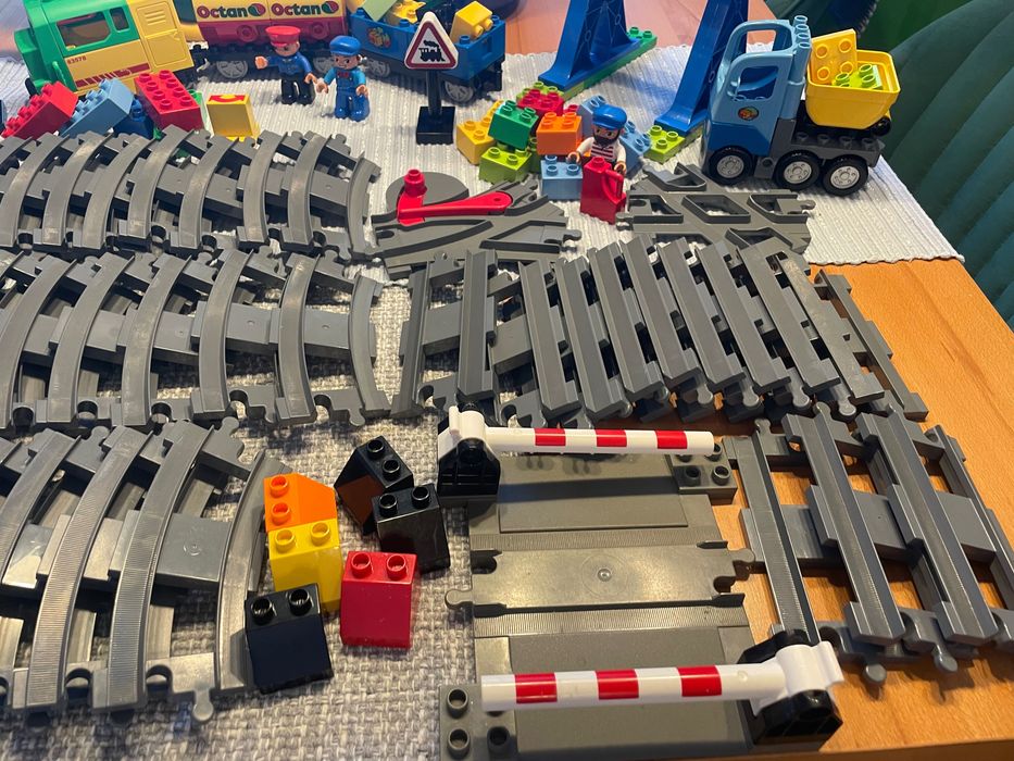 Zestaw Lego Duplo Duży Pociąg Towarowy