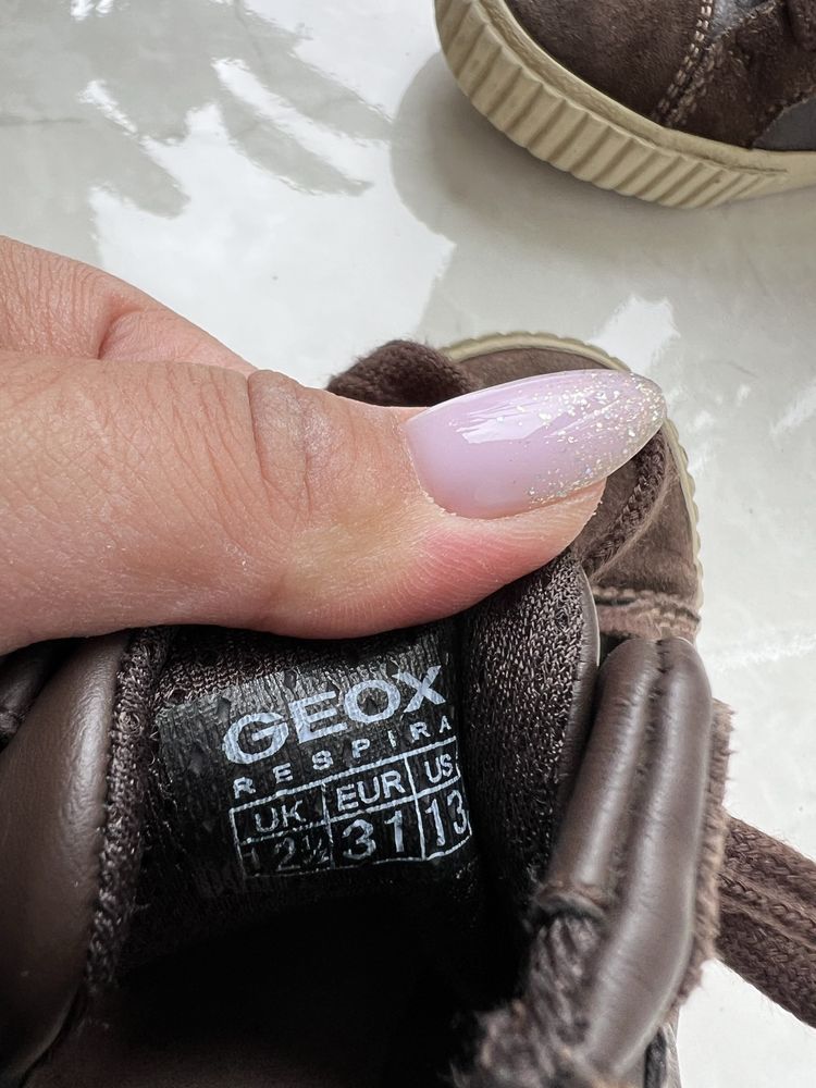Geox кросівки черевики