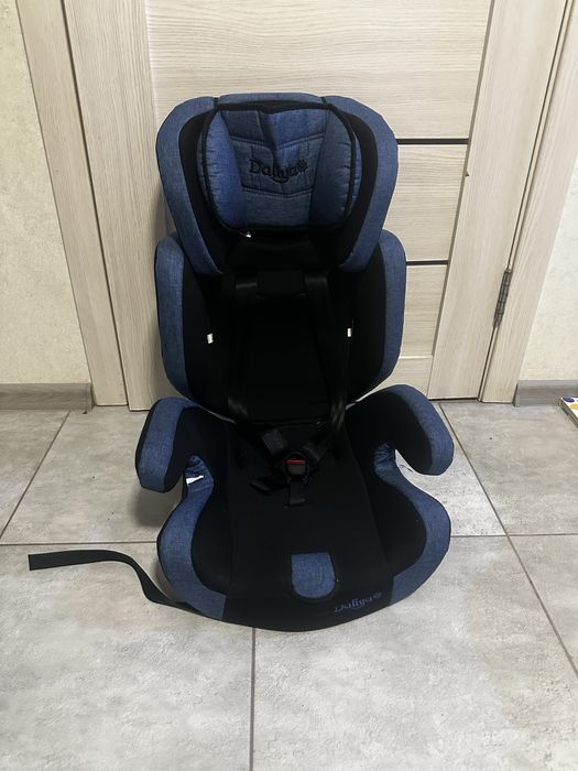 Автокрісло від 6 місяців